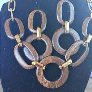 SOLD💰💰SOLD💰💰NWT BOHEMIAN WOODGRAIN NECKLACE AND EARRINGS SET